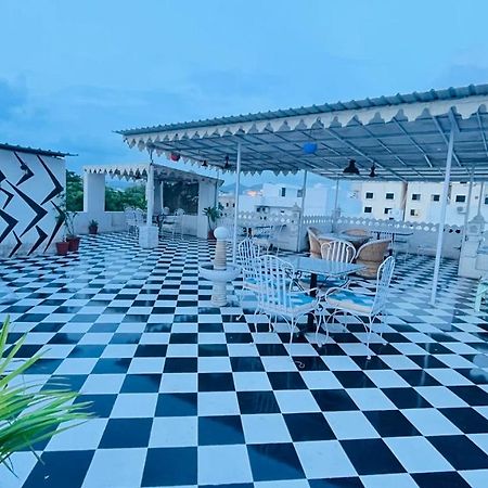 Hotel Tree Of Heaven ウダイプル エクステリア 写真